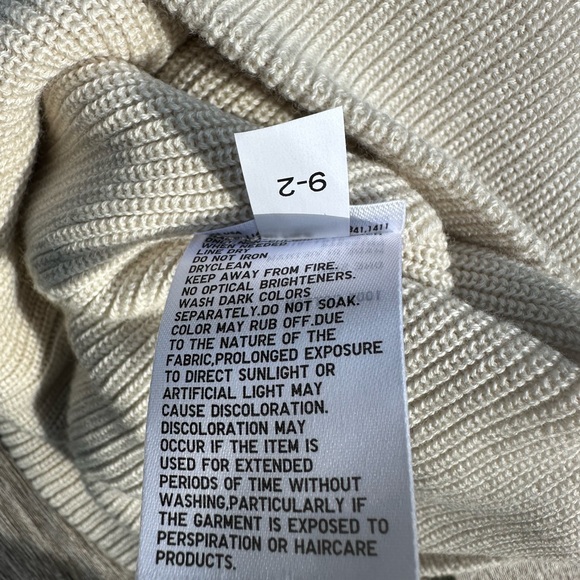 Off white Knit Beanie - Picture 3 of 3